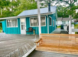 9947 Oak St, Montgomery, MI 49255