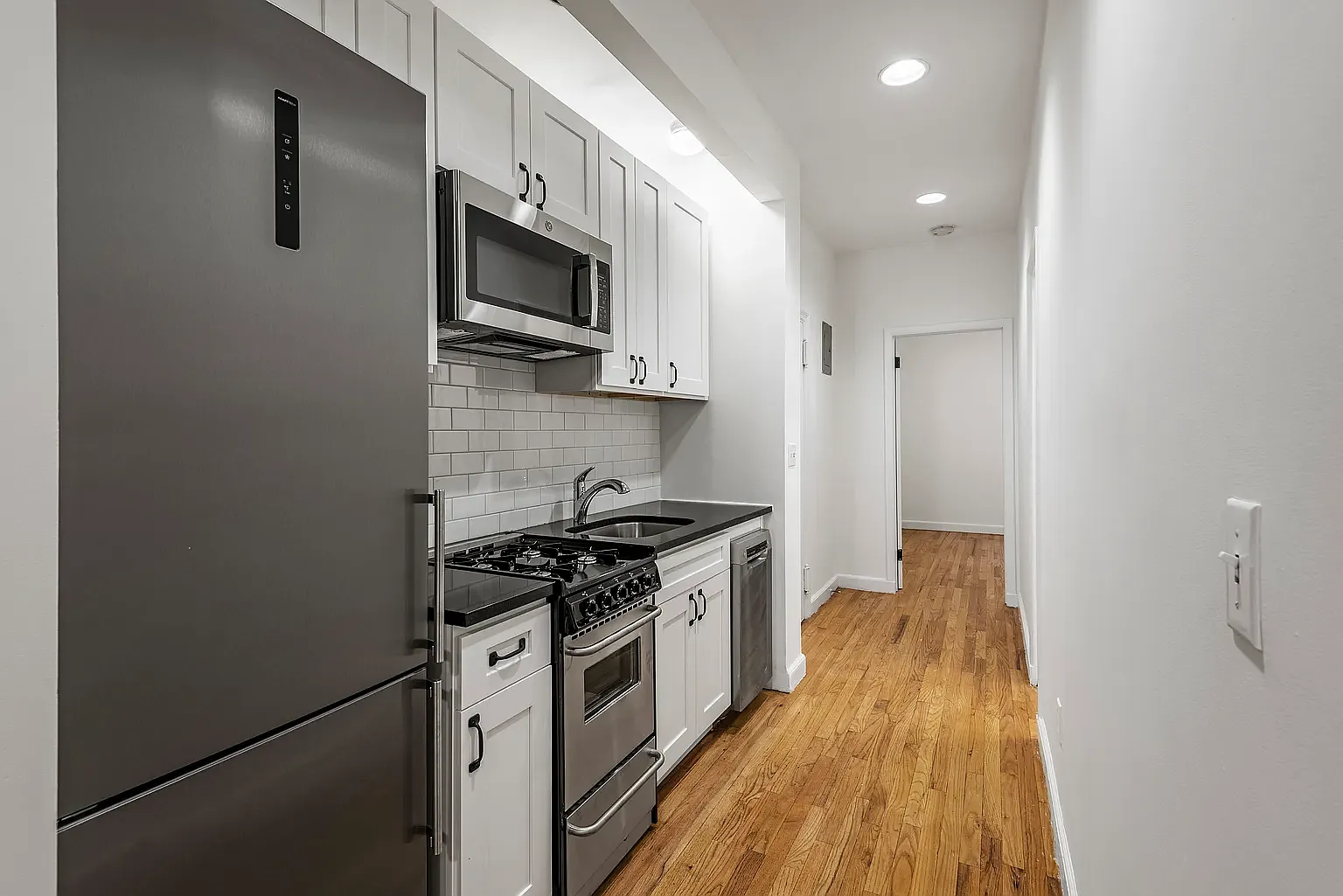 172 East 82nd Street — Photo 2