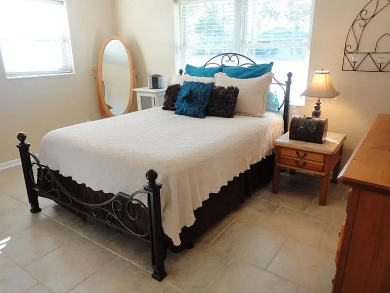 280 Anderson Dr — Photo 17