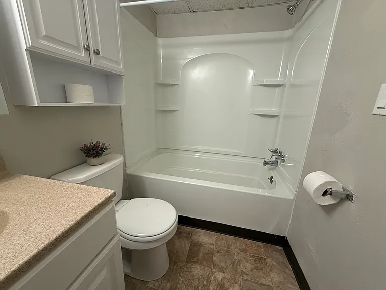 Bathroom 1B/1B