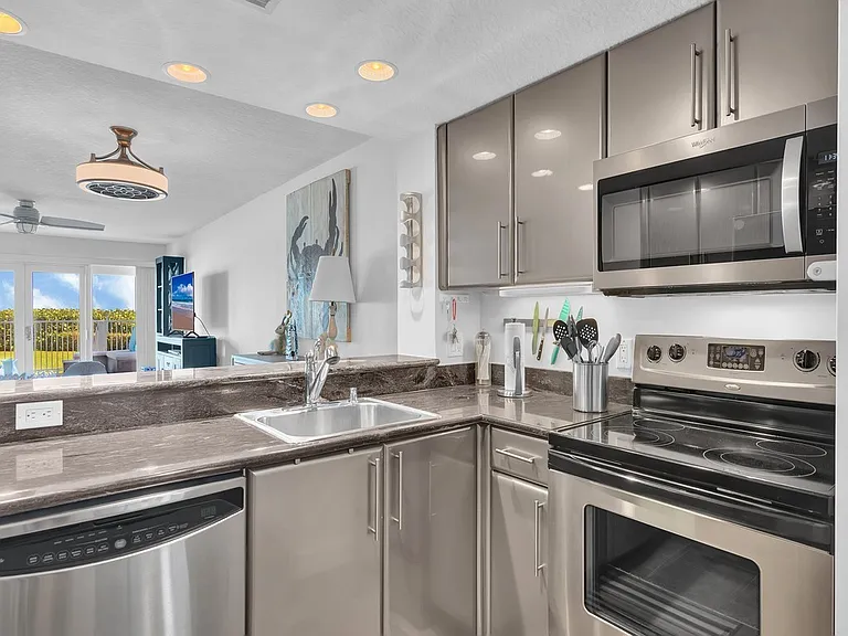 2700 Ocean Dr #107 — Photo 12