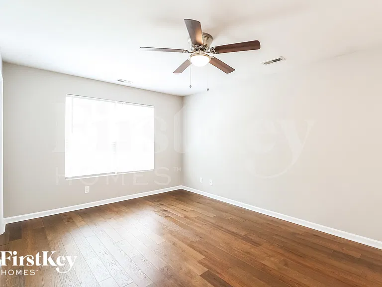 10118 Green Grass Rd — Photo 12