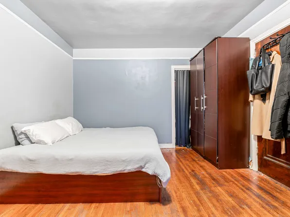 30-83 Crescent Street image 10 of 17