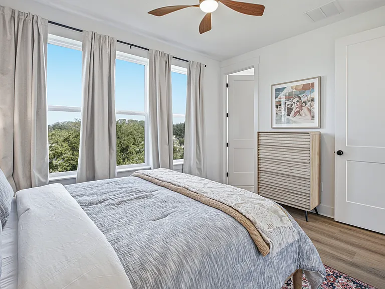 2044 Prudential Dr — Photo 25
