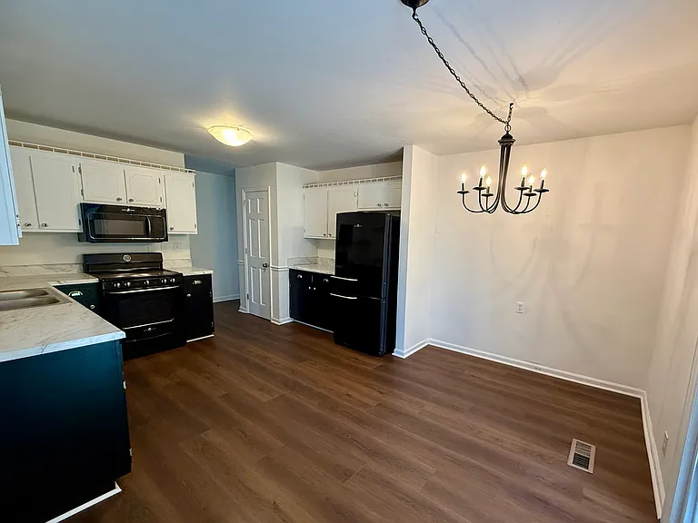 153 Arsenal Dr — Photo 4