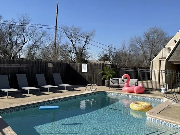 411 W K Pl — Photo 23