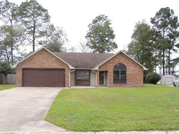 925 Granger Dr, Hinesville, GA 31313