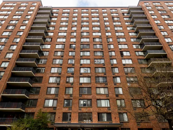 784 Columbus Avenue image 7 of 11