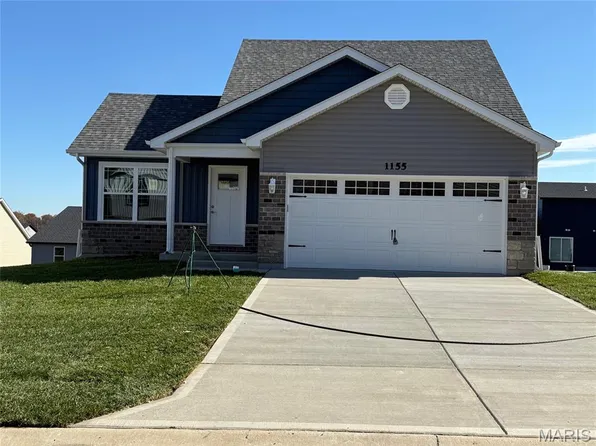 1155 Marathon Dr, Foristell, MO 63348