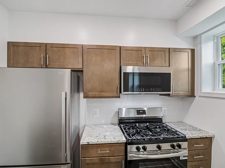 303 Seaton Pl NE #4 — Photo 16