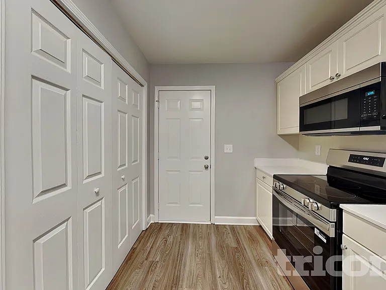 2217 Sunset Blvd — Photo 6