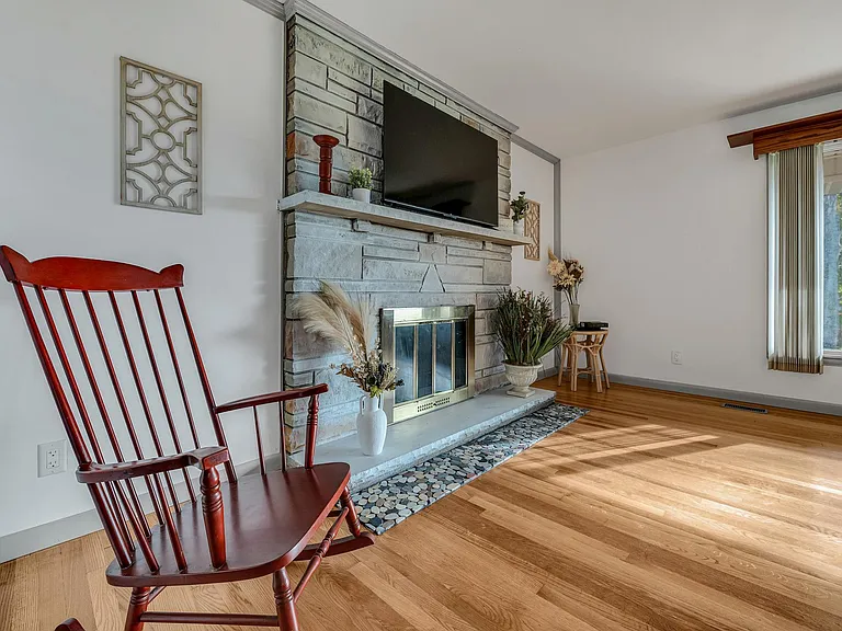 106 Litton Hts — Photo 10