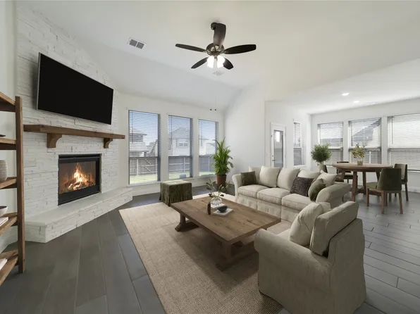 2804 Creekhollow Ct, Argyle, TX 76226