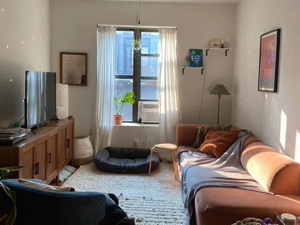 28 Havemeyer Street image 1 of 15