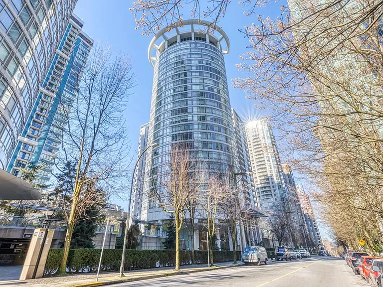 1288 Alberni St #403 — Photo 1