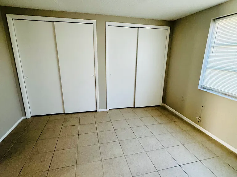 127 Avenida De Bahia #C — Photo 6