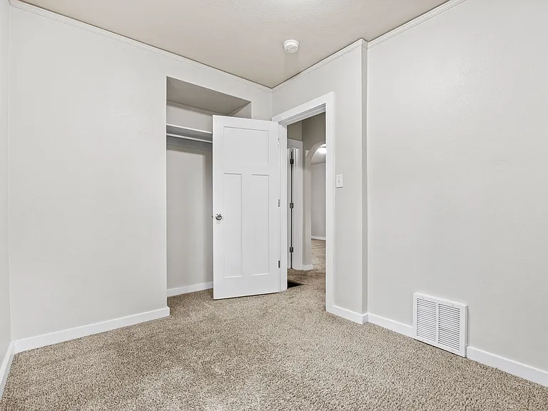 2900 Oxford St — Photo 9