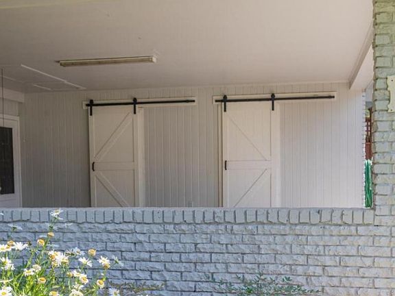 5th image of 216 Saxon Dr