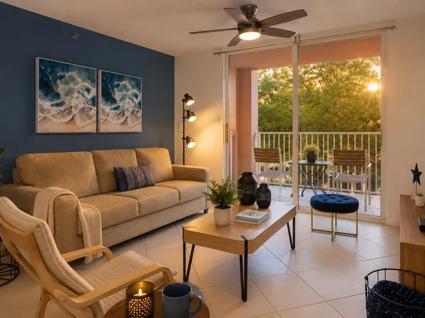 19601 E Country Club Dr APT 202, Miami, FL 33180