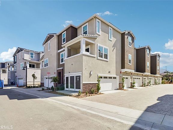 2nd image of 405 Lotus Dr