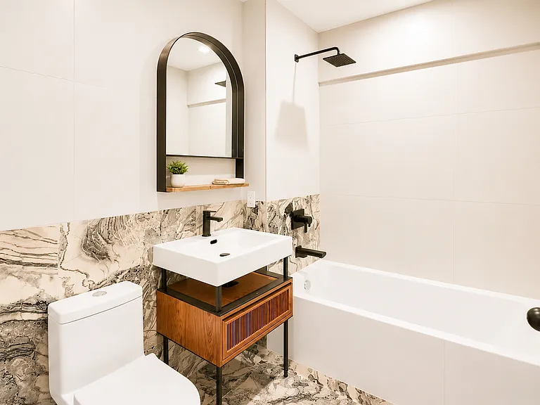 173 Conselyea St #1D — Photo 3