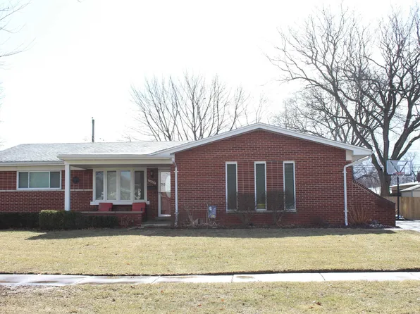 11404 Greendale Dr, Sterling Heights, MI 48312