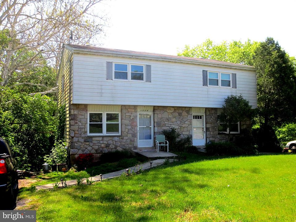 2nd image of 1224-1226 N Valley Rd