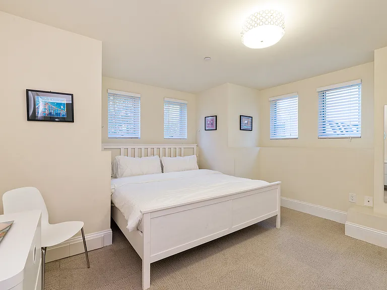 2615 California St — Photo 16