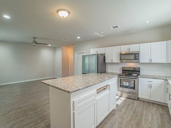 4th image of 2407 Lee Ave
