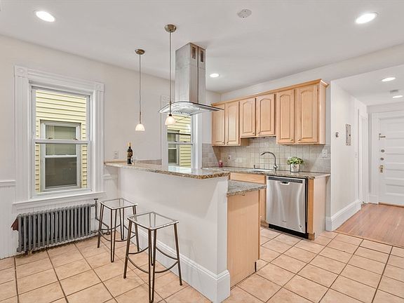 2nd image of 55 Reservoir Rd APT 2