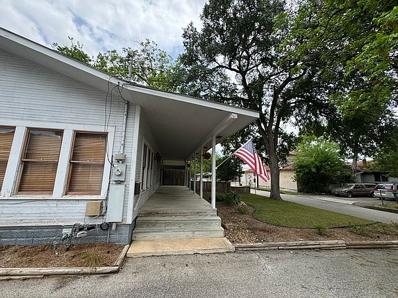 View from the left of the house off the driveway