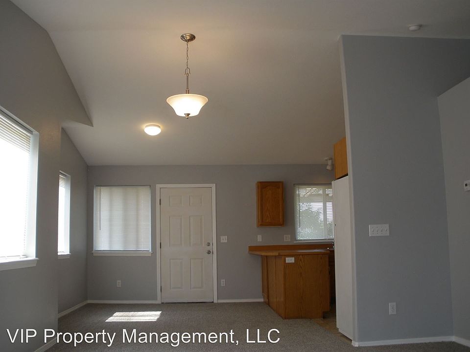 1st image of 840 N Siony Ln APT A