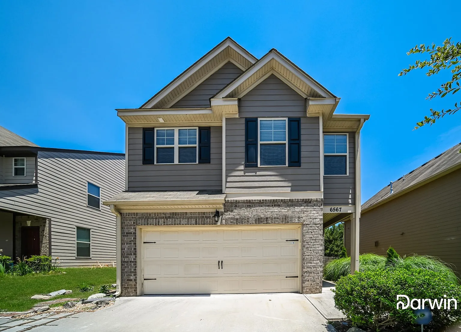 4 bed, 2.5 bath, 2040 sqft, $2,375 — Photo 1