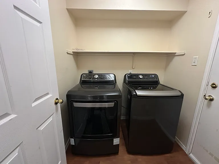 17403 Orwell Ln — Photo 12