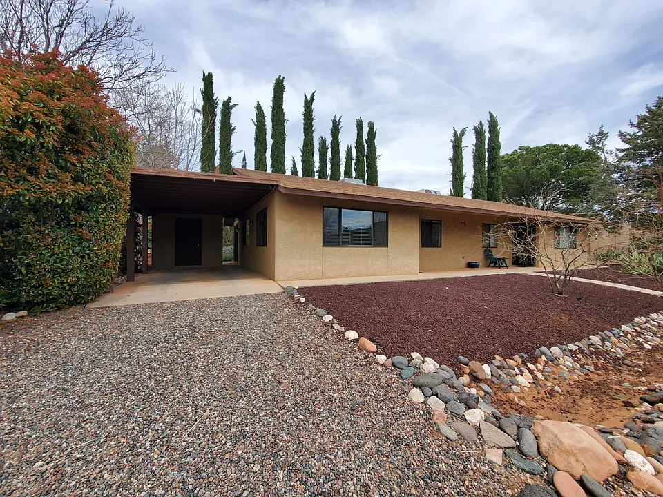 370 Fairway Oaks Dr #A