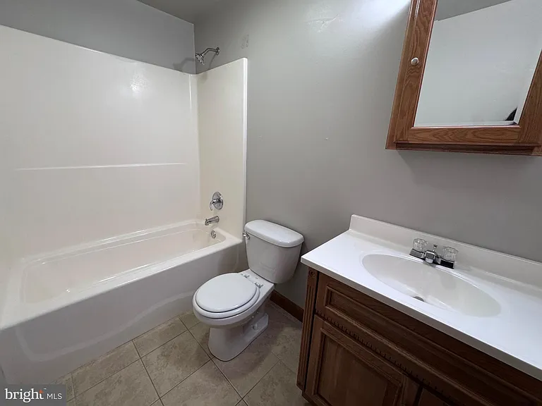 228 N Centre Ave — Photo 16