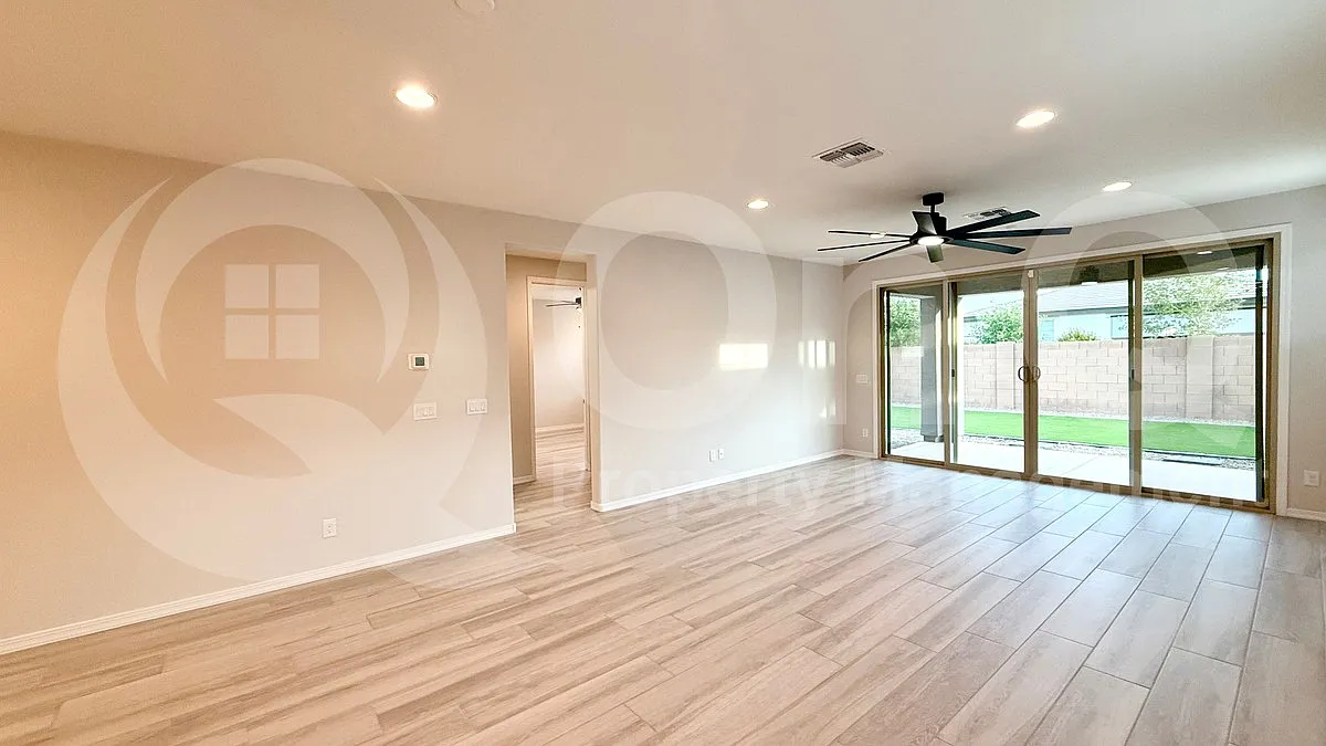 4 bed, 3.0 bath, 2025 sqft, $2,600 — Photo 4