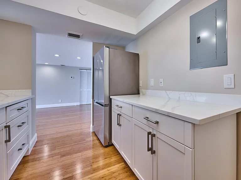 2425 Presidential Way #1405 — Photo 14