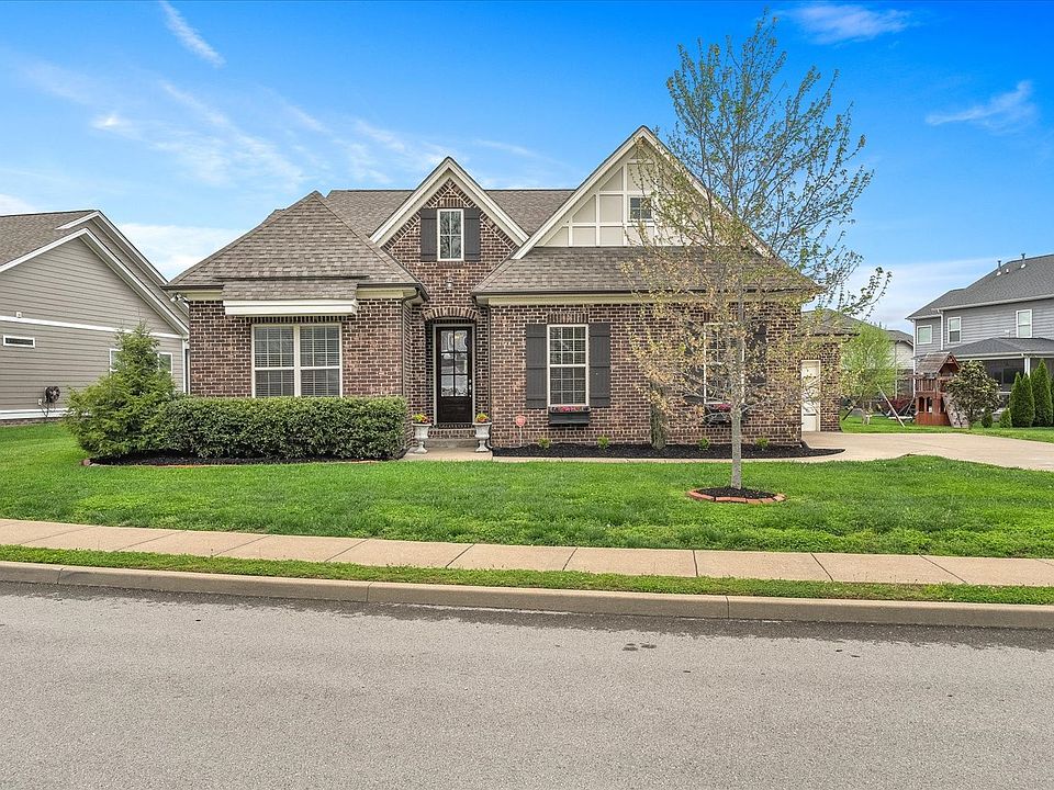 1st image of 2121 Ravenscourt Dr