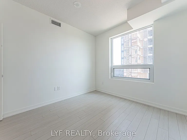 4010 Eglinton Ave W #922 — Photo 17
