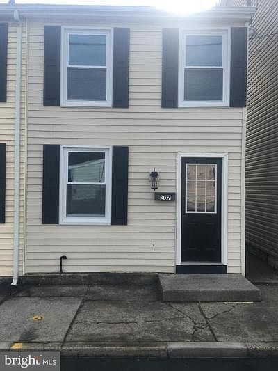 1st image of 307 N East St