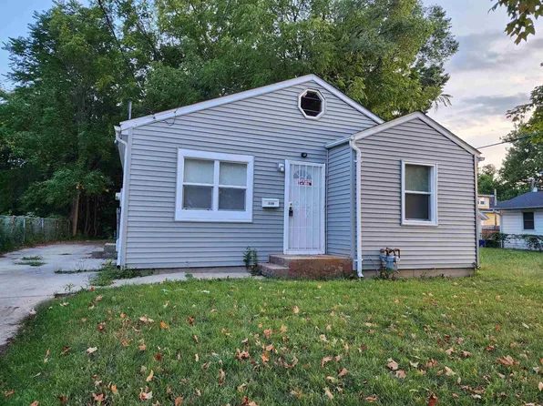 2108 School St, Rockford, IL 61101