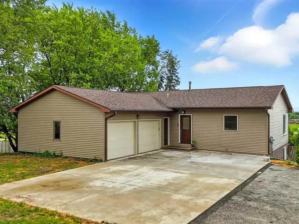 1895 Highway 38, Muscatine, IA 52761