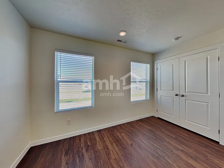 1519 N Barkvine Ave — Photo 13