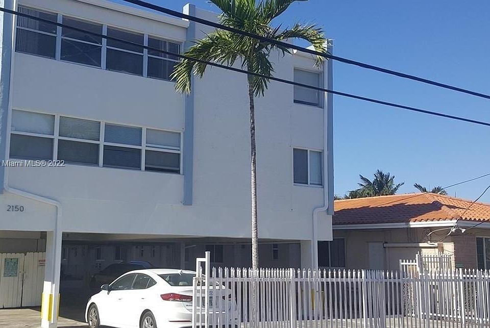 1st image of 2150 Bay Dr APT 5