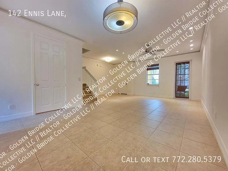 142 Ennis Ln — Photo 3