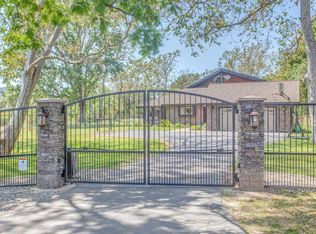 8555 Burchell Rd, Gilroy, CA 95020