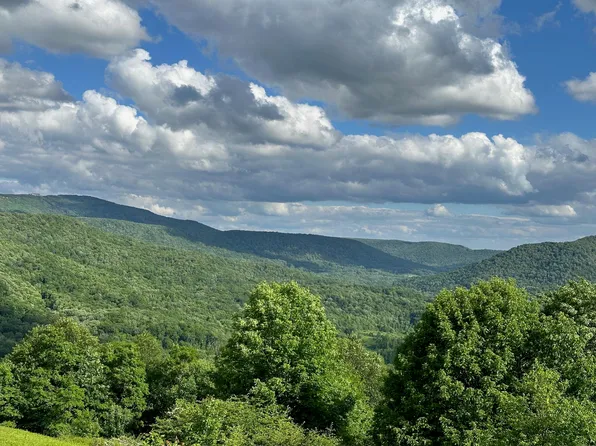 567 Headwaters Rd, Slatyfork, WV 26291