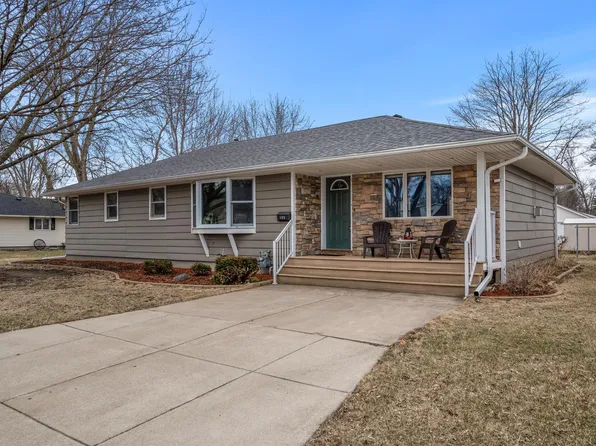 106 4th St SE, New Prague, MN 56071