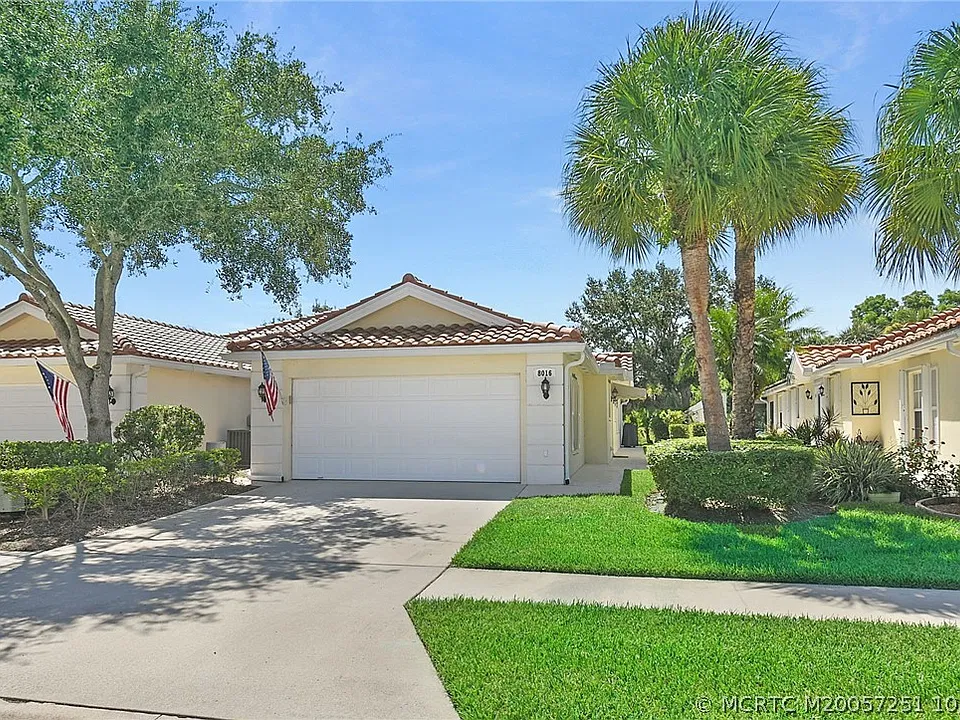 8016 SE Peppercorn Ct